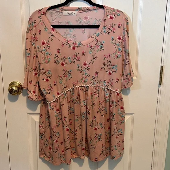 🐥Haptics Floral Peplum Tunic in Blush Pink - Picture 1 of 4